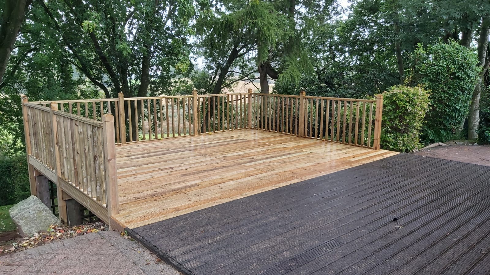 Decking balcony with handrail and spindles
